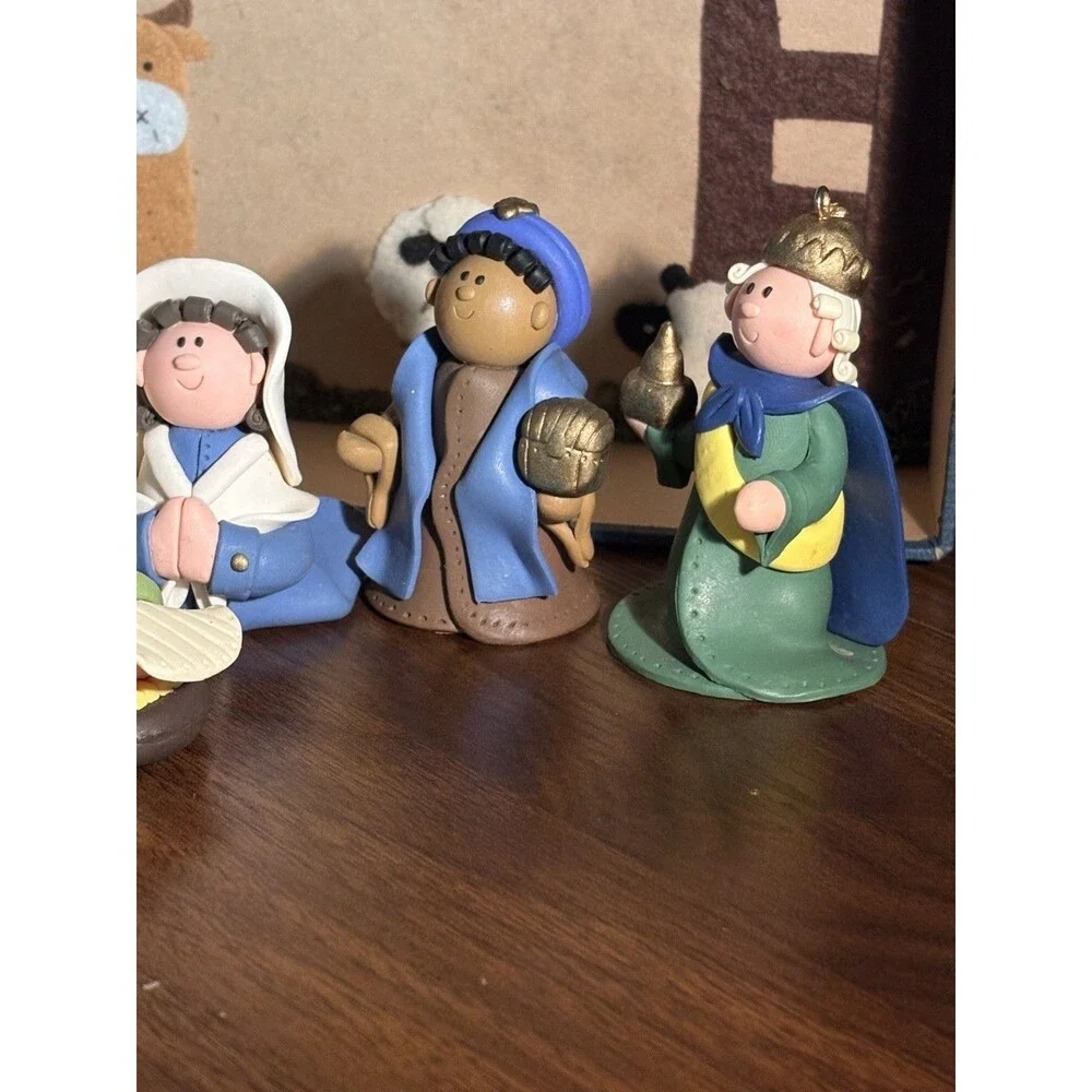 Set of 7, Nativity Christmas Bakelite Figure Ornaments in Decorated Box, PO-VG++